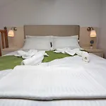 Smaragda Skopelos *
