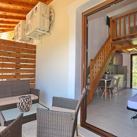 Smaragda Skopelos * Agnontas