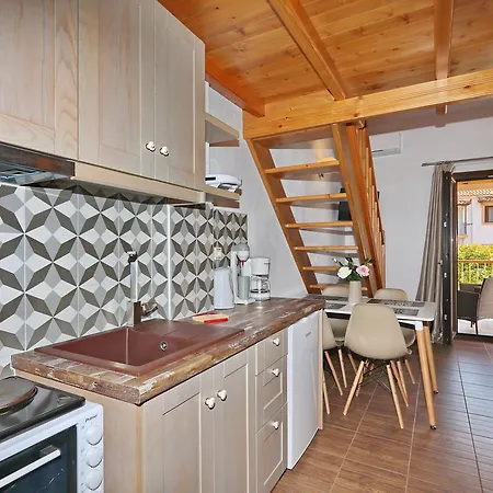 Smaragda Skopelos * Agnontas