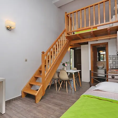 Smaragda Skopelos * Agnontas