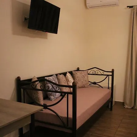 Smaragda Skopelos