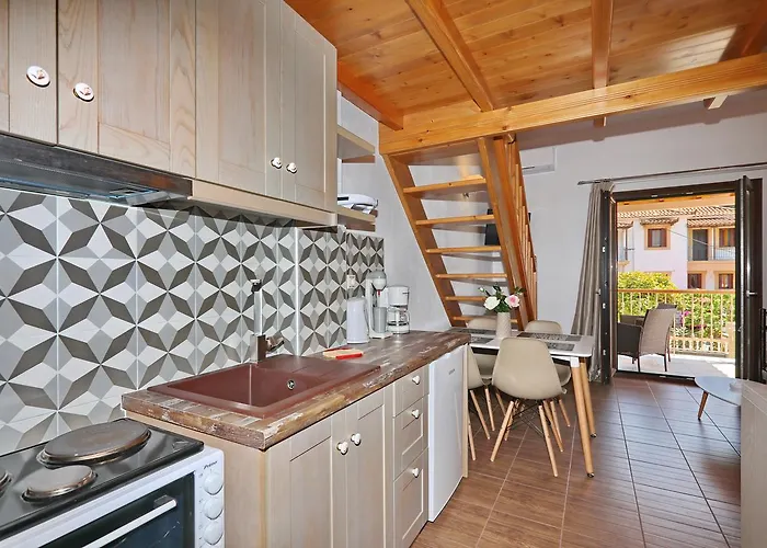 Smaragda Skopelos * Agnontas